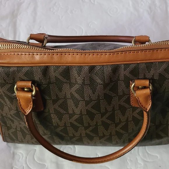 Michael Kors Tan and Brown Interior Handbag - Picture 3 of 10